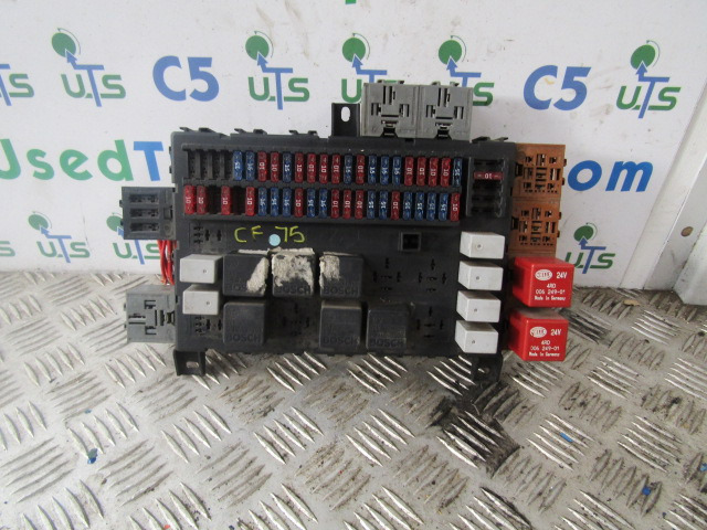 DAF CF75 FUSE BOARD 1373830 - Электрическая система для Грузовиков: фото 1 DAF CF75 FUSE BOARD 1373830 - Электрическая система для Грузовиков: фото 1