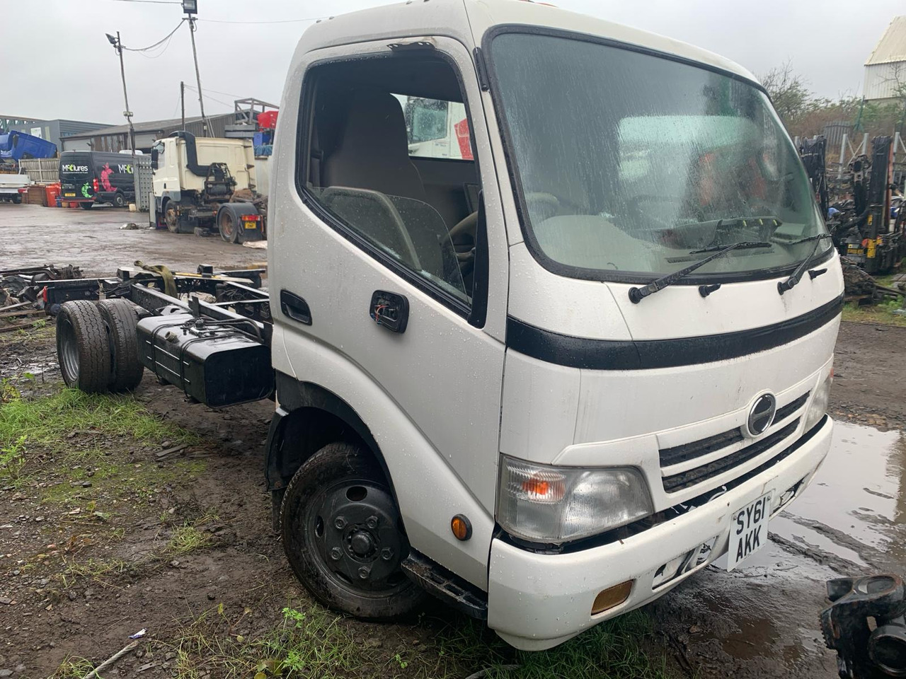 HINO 815 NO4C COMPLETE TRUCK FOR BREAKING (PARTS ONLY) - Грузовик: фото 1 HINO 815 NO4C COMPLETE TRUCK FOR BREAKING (PARTS ONLY) - Грузовик: фото 1