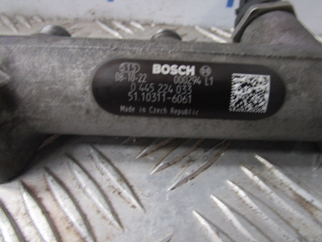 MAN TGL DO834 LFL54 BOSCH FUEL RAIL P/NO 0445224033 - Двигатель и запчасти для Грузовиков: фото 2 MAN TGL DO834 LFL54 BOSCH FUEL RAIL P/NO 0445224033 - Двигатель и запчасти для Грузовиков: фото 2