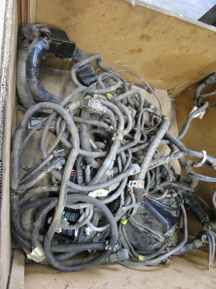 MITSUBISHI FUSO 4P10 COMPLETE WIRING HARNESS - Электрическая система для Грузовиков: фото 1 MITSUBISHI FUSO 4P10 COMPLETE WIRING HARNESS - Электрическая система для Грузовиков: фото 1