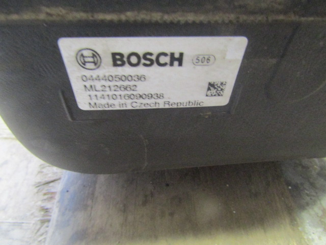 MITSUBISHI FUSO 7C15 AD BLUE TANK COMPLETE P/NO ML212662 - Топливный бак для Грузовиков: фото 3 MITSUBISHI FUSO 7C15 AD BLUE TANK COMPLETE P/NO ML212662 - Топливный бак для Грузовиков: фото 3