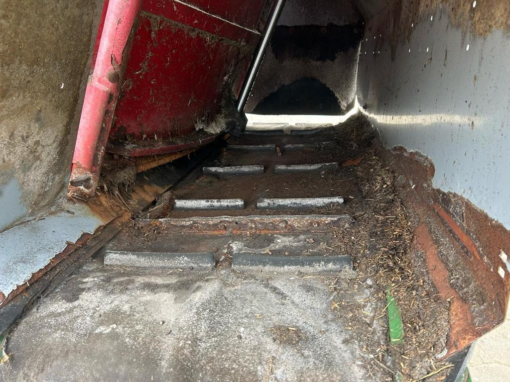 BVL V-MIX PLUS 13-1S - Кормораздатчик: фото 2 BVL V-MIX PLUS 13-1S - Кормораздатчик: фото 2