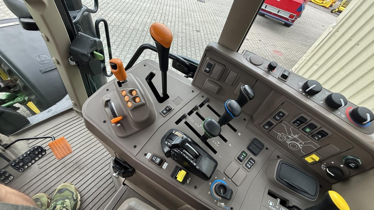 John Deere 6120M 4298L - Коммунальный трактор: фото 5 John Deere 6120M 4298L - Коммунальный трактор: фото 5