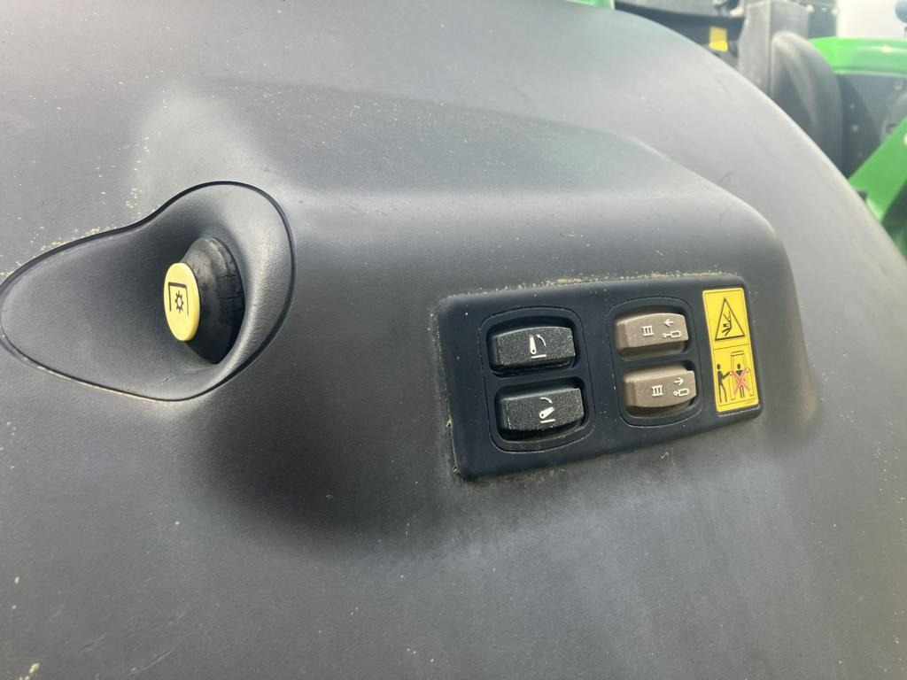 Трактор John Deere 6250R: фото 19