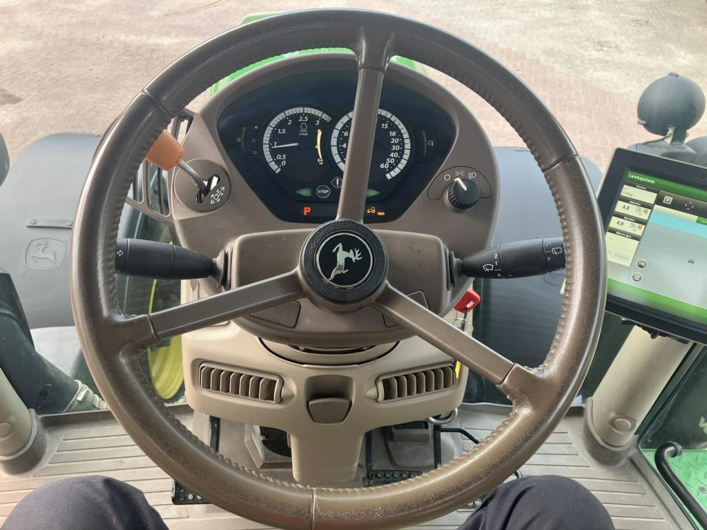 Трактор John Deere 6250R: фото 14