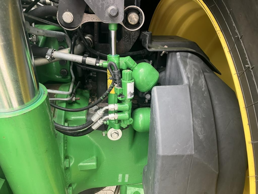 Трактор John Deere 6250R: фото 17