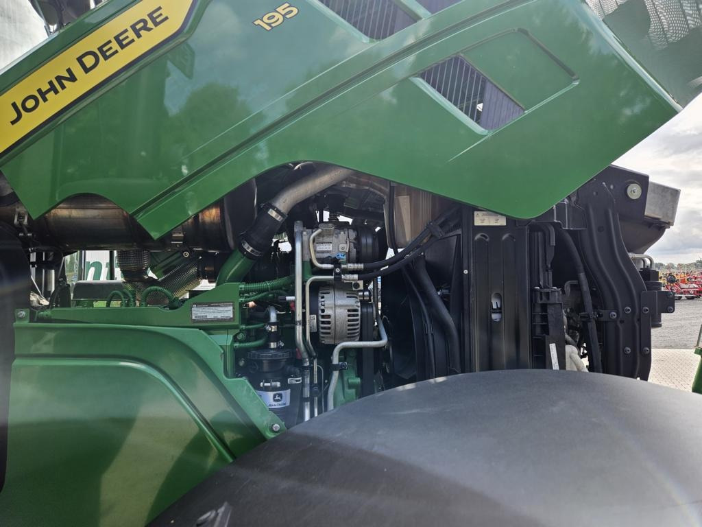 John Deere 6R195 - Трактор: фото 2 John Deere 6R195 - Трактор: фото 2