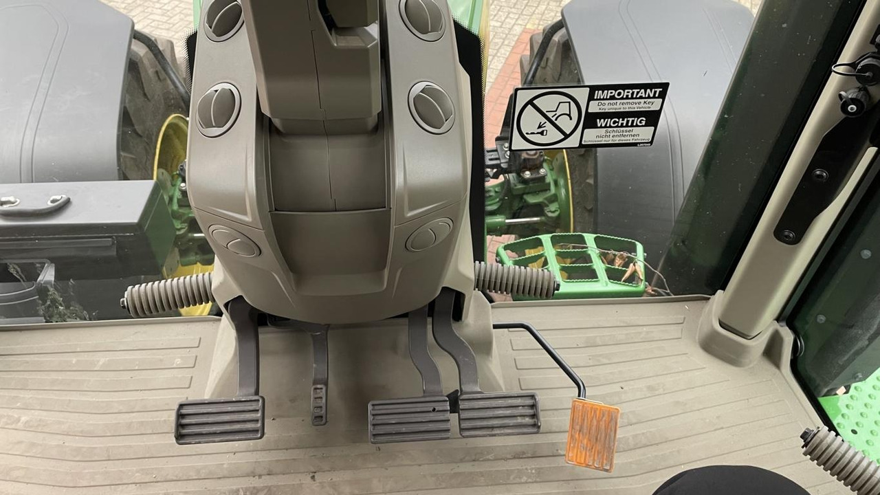 John Deere TRAKTOR 7R350 - Трактор: фото 3 John Deere TRAKTOR 7R350 - Трактор: фото 3