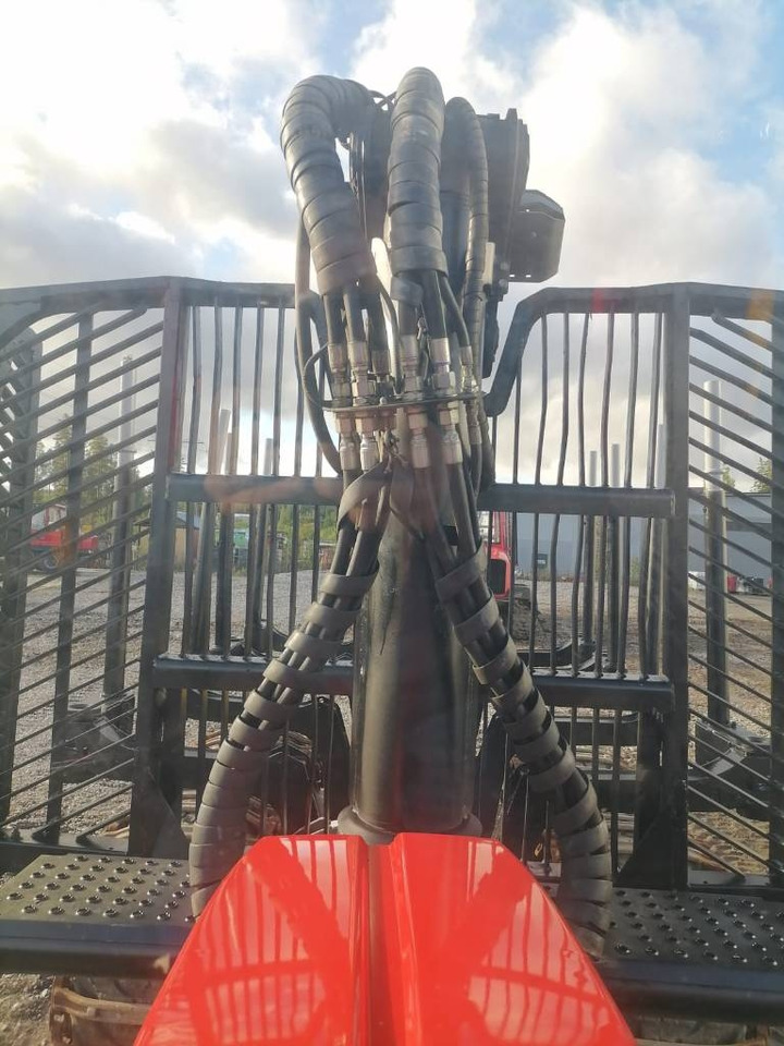 Komatsu 875  - Форвардер: фото 3 Komatsu 875  - Форвардер: фото 3