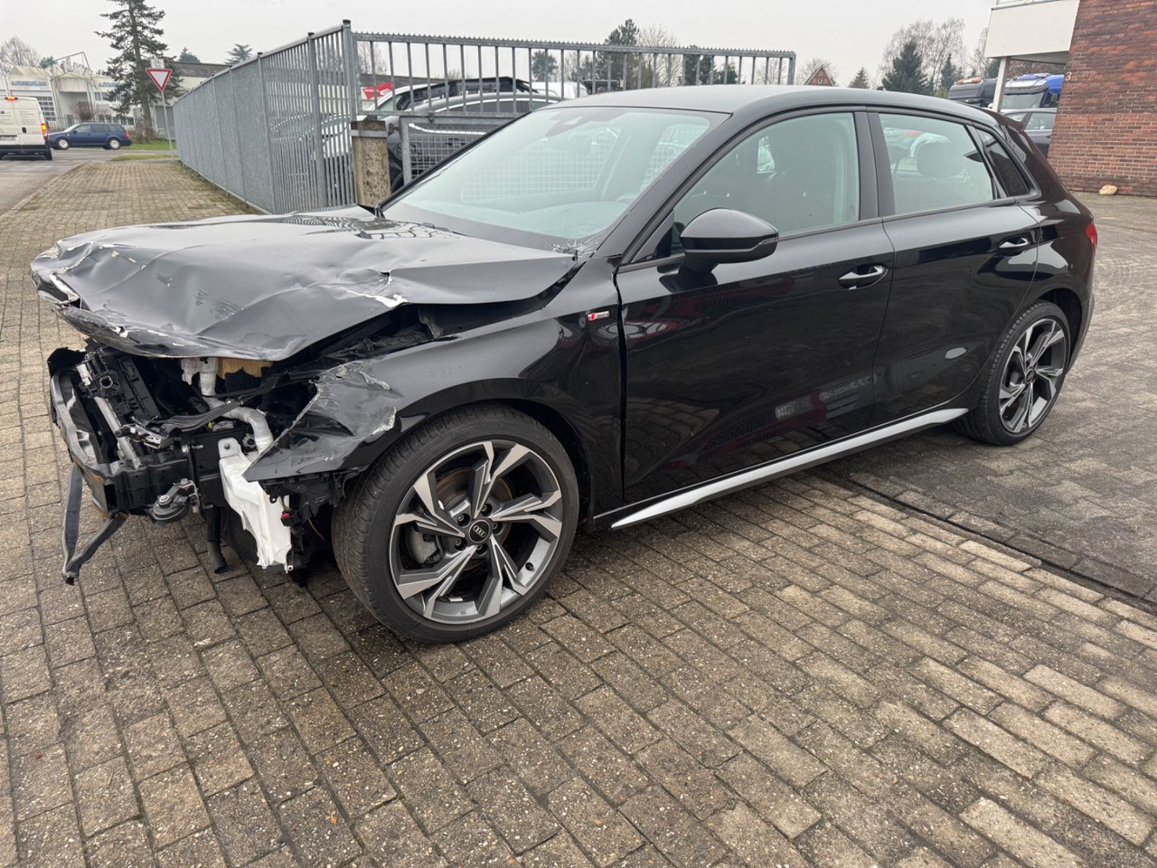 Audi A3 Sportback 35 TDI S line 32.000 KM S-TRONIC Audi A3 Sportback 35 TDI S line 32.000 KM S-TRONIC - Легковой автомобиль: фото 2 Audi A3 Sportback 35 TDI S line 32.000 KM S-TRONIC Audi A3 Sportback 35 TDI S line 32.000 KM S-TRONIC - Легковой автомобиль: фото 2