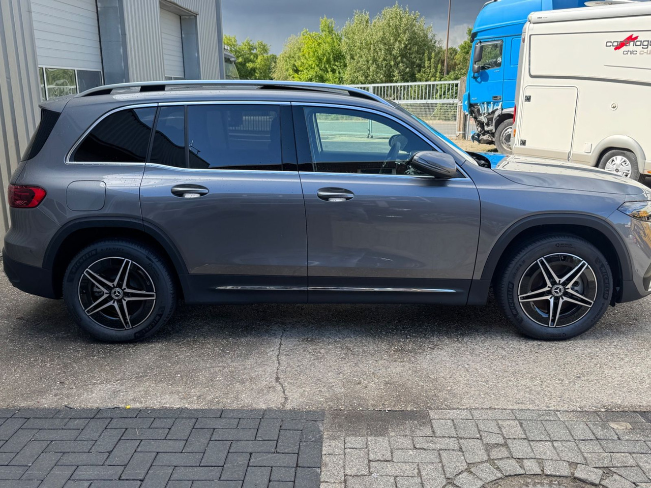 Mercedes-Benz EQB 350 AMG LINE 4Matic NUR 600 KM !!!!!! - Внедорожник: фото 4 Mercedes-Benz EQB 350 AMG LINE 4Matic NUR 600 KM !!!!!! - Внедорожник: фото 4