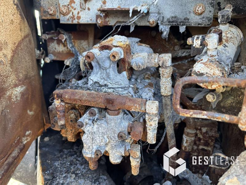 Kobelco SK140 - Гусеничный экскаватор: фото 4 Kobelco SK140 - Гусеничный экскаватор: фото 4