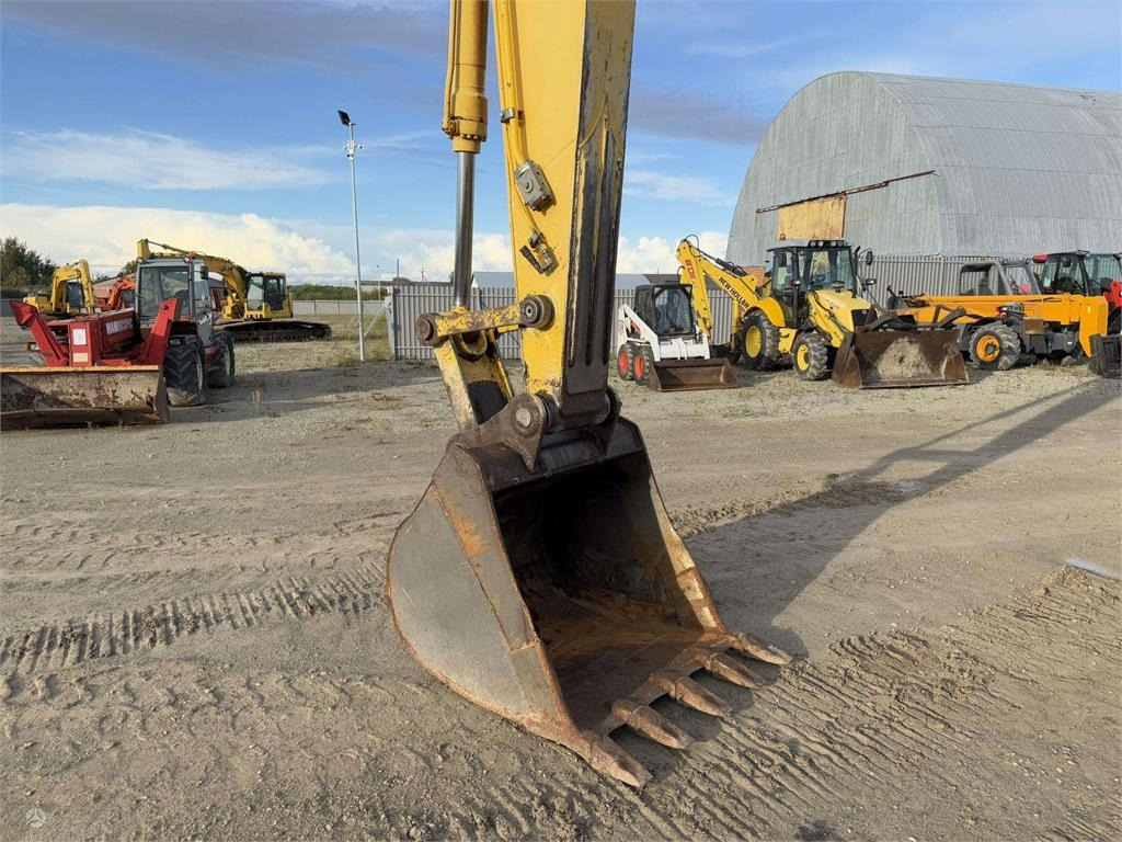 Гусеничный экскаватор New Holland E265B: фото 8 Гусеничный экскаватор New Holland E265B: фото 8