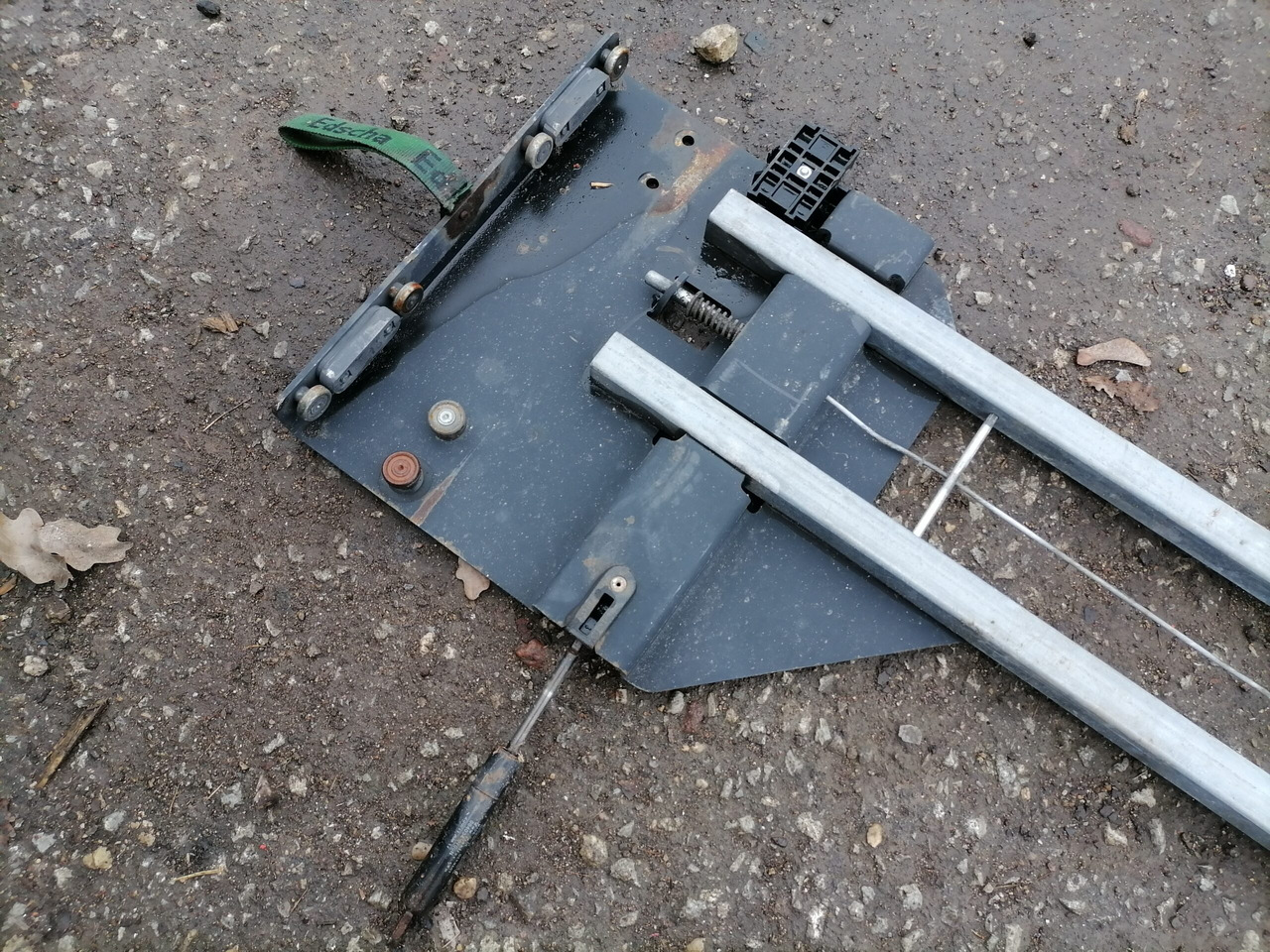 KRONE Haagise katuse mehhanism 38061880 - Универсальная запчасть для Грузовиков: фото 3 KRONE Haagise katuse mehhanism 38061880 - Универсальная запчасть для Грузовиков: фото 3