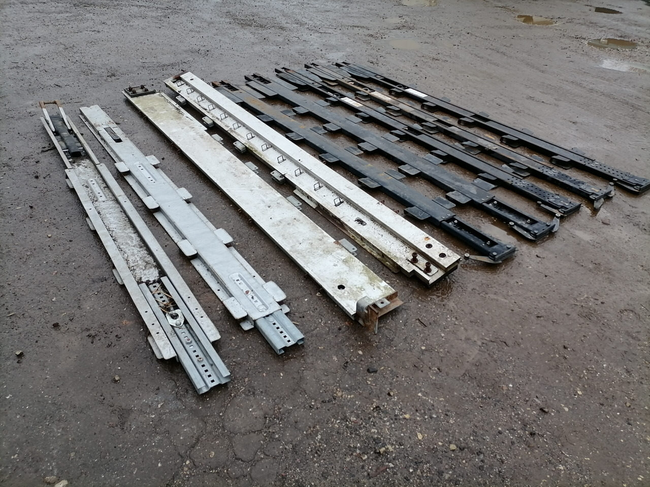 KRONE Haagise tugipostid 515068374 - Универсальная запчасть для Грузовиков: фото 5 KRONE Haagise tugipostid 515068374 - Универсальная запчасть для Грузовиков: фото 5