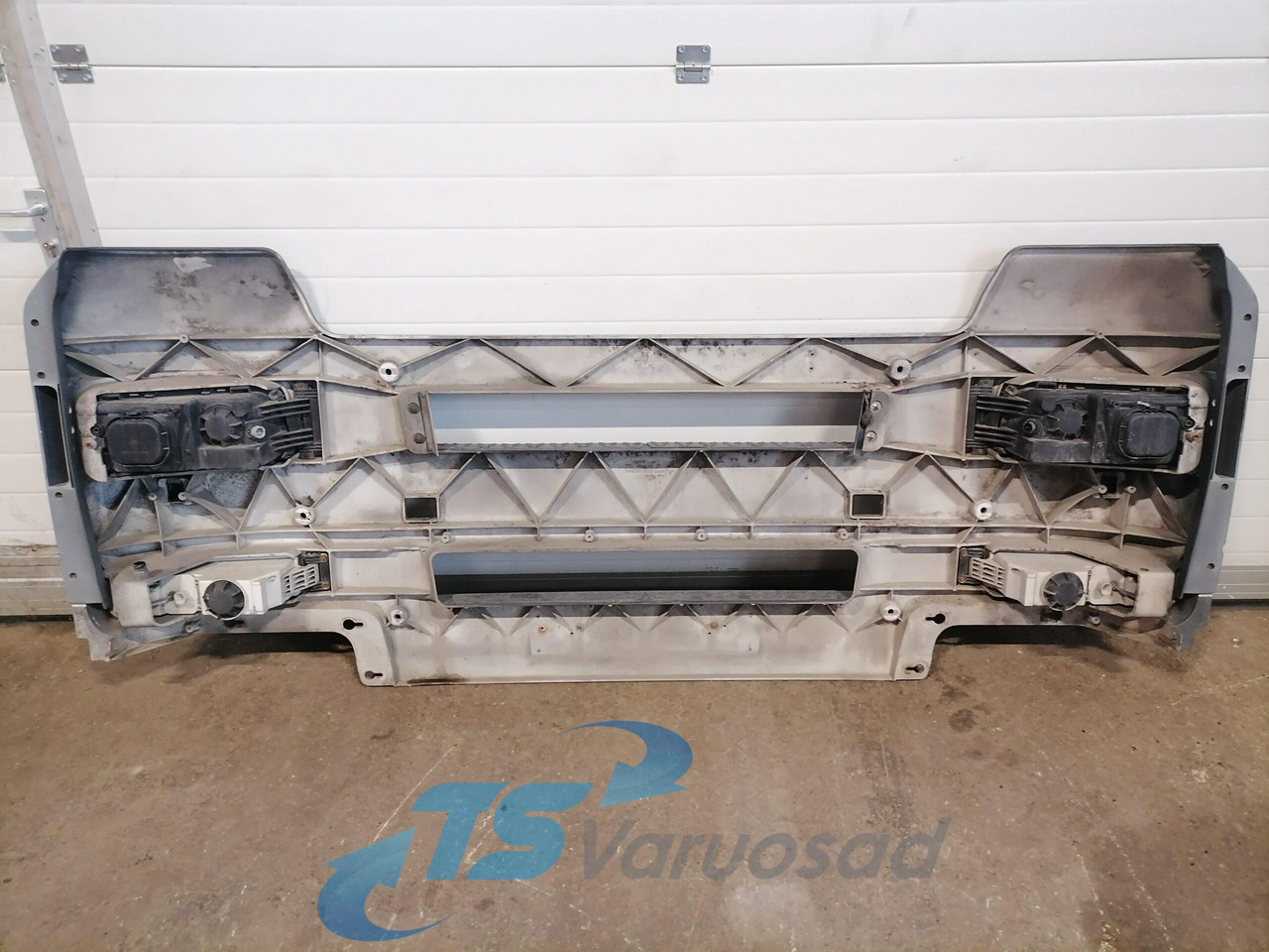 MAN Grille panel 81416100306 - Решётка радиатора для Грузовиков: фото 5 MAN Grille panel 81416100306 - Решётка радиатора для Грузовиков: фото 5