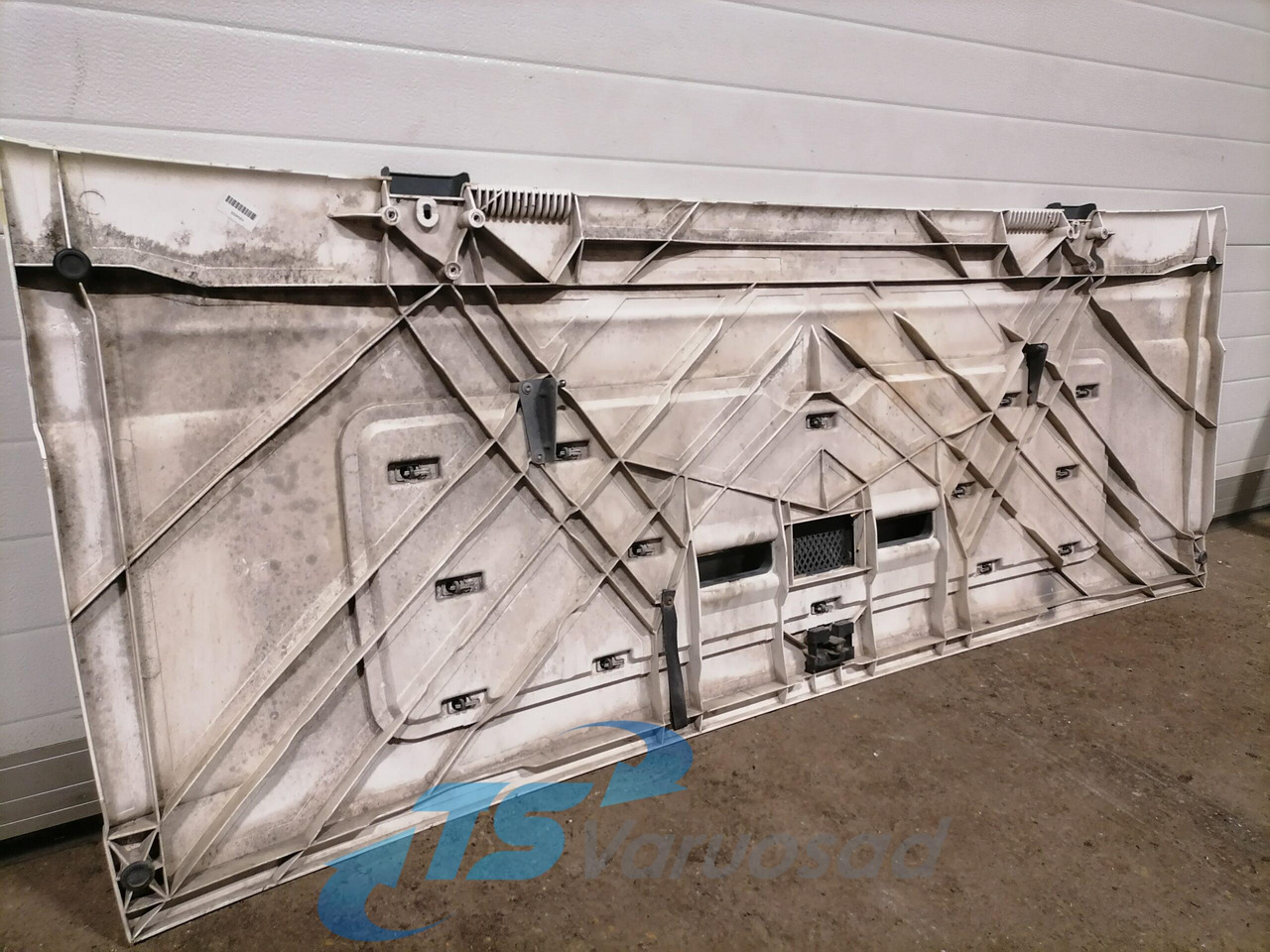 MAN Grille panel 81611100053 - Решётка радиатора для Грузовиков: фото 2 MAN Grille panel 81611100053 - Решётка радиатора для Грузовиков: фото 2