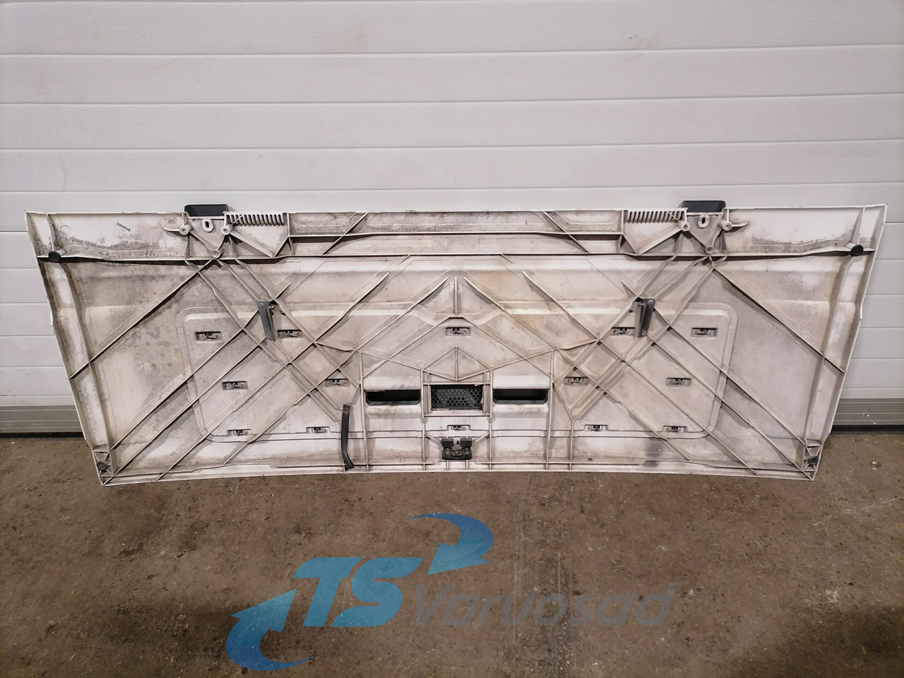 MAN Grille panel 81611100053 - Решётка радиатора для Грузовиков: фото 4 MAN Grille panel 81611100053 - Решётка радиатора для Грузовиков: фото 4