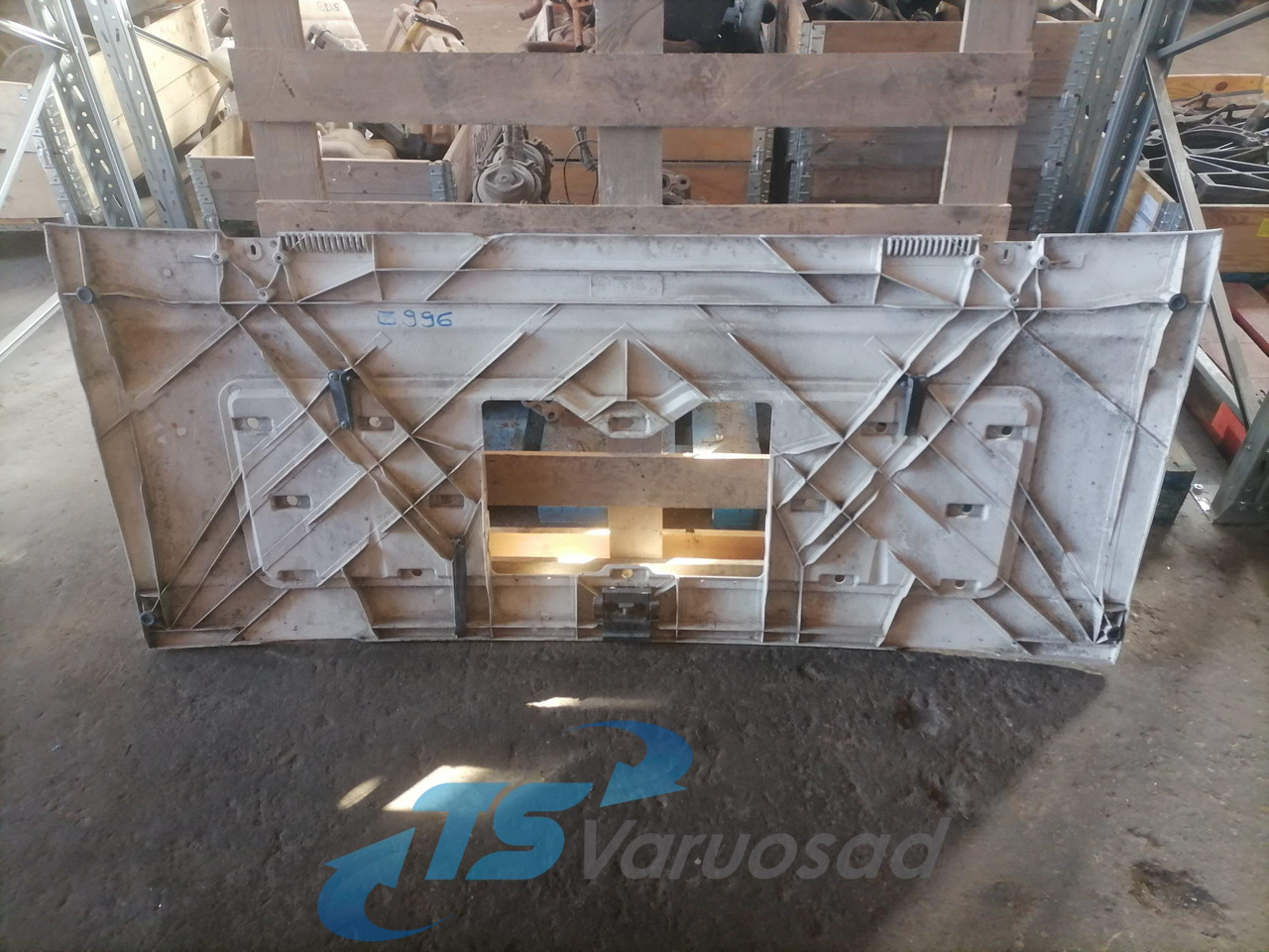 MAN Grille panel 81611100072 - Решётка радиатора для Грузовиков: фото 4 MAN Grille panel 81611100072 - Решётка радиатора для Грузовиков: фото 4