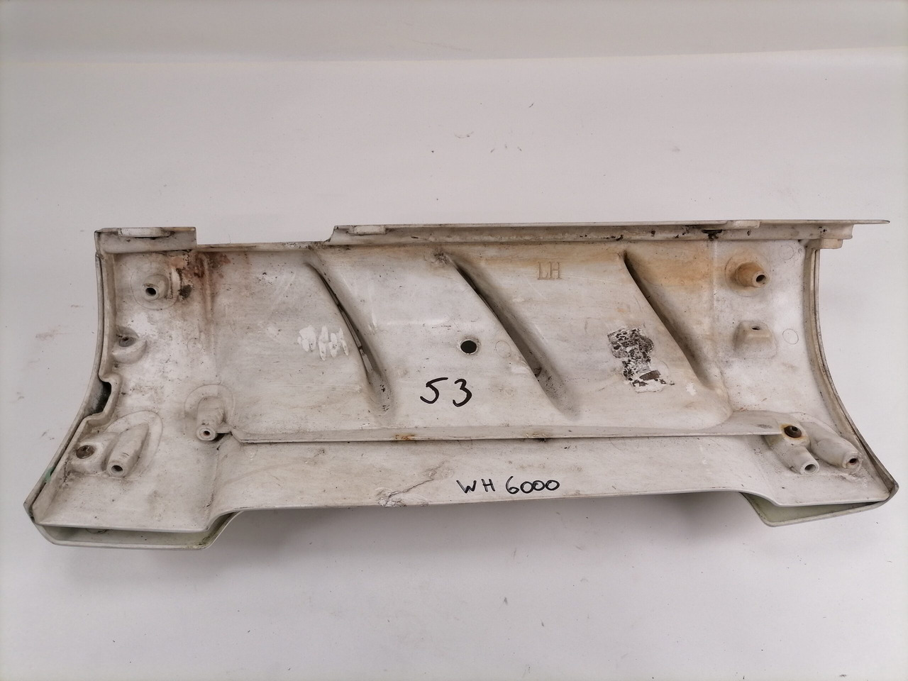 MAN MAN kabiini nurgapõsk, vasak 81624100049 - Решётка радиатора для Грузовиков: фото 3 MAN MAN kabiini nurgapõsk, vasak 81624100049 - Решётка радиатора для Грузовиков: фото 3