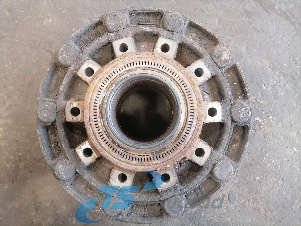 MAN Rear axel hub 81357010155 - Универсальная запчасть для Грузовиков: фото 4 MAN Rear axel hub 81357010155 - Универсальная запчасть для Грузовиков: фото 4