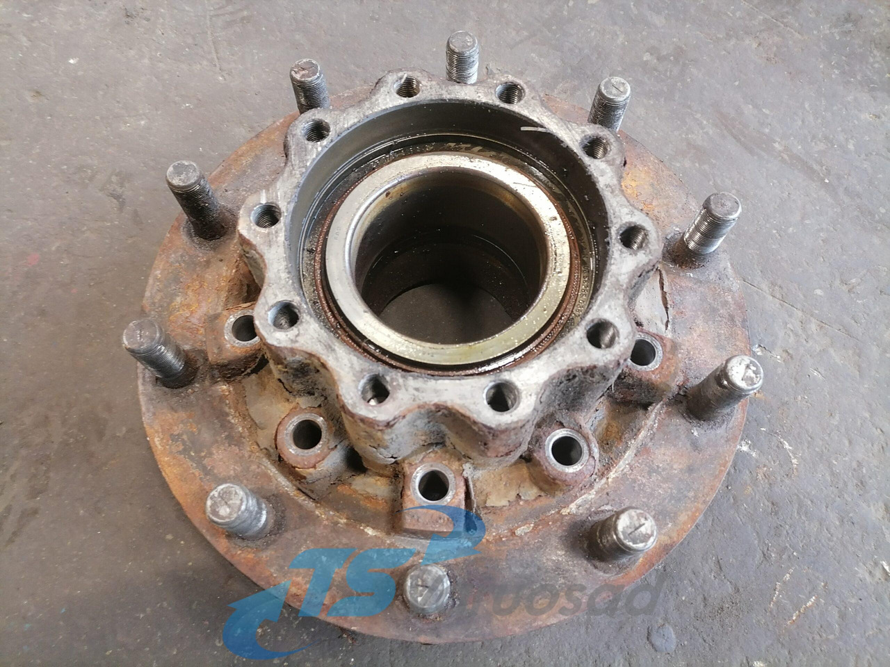 MAN Rear axel hub 81357010155 - Универсальная запчасть для Грузовиков: фото 1 MAN Rear axel hub 81357010155 - Универсальная запчасть для Грузовиков: фото 1