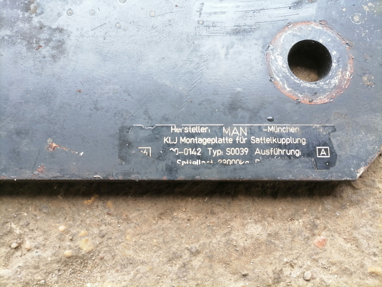 MAN Saddle plate 81427150036 - Седло для Грузовиков: фото 4 MAN Saddle plate 81427150036 - Седло для Грузовиков: фото 4