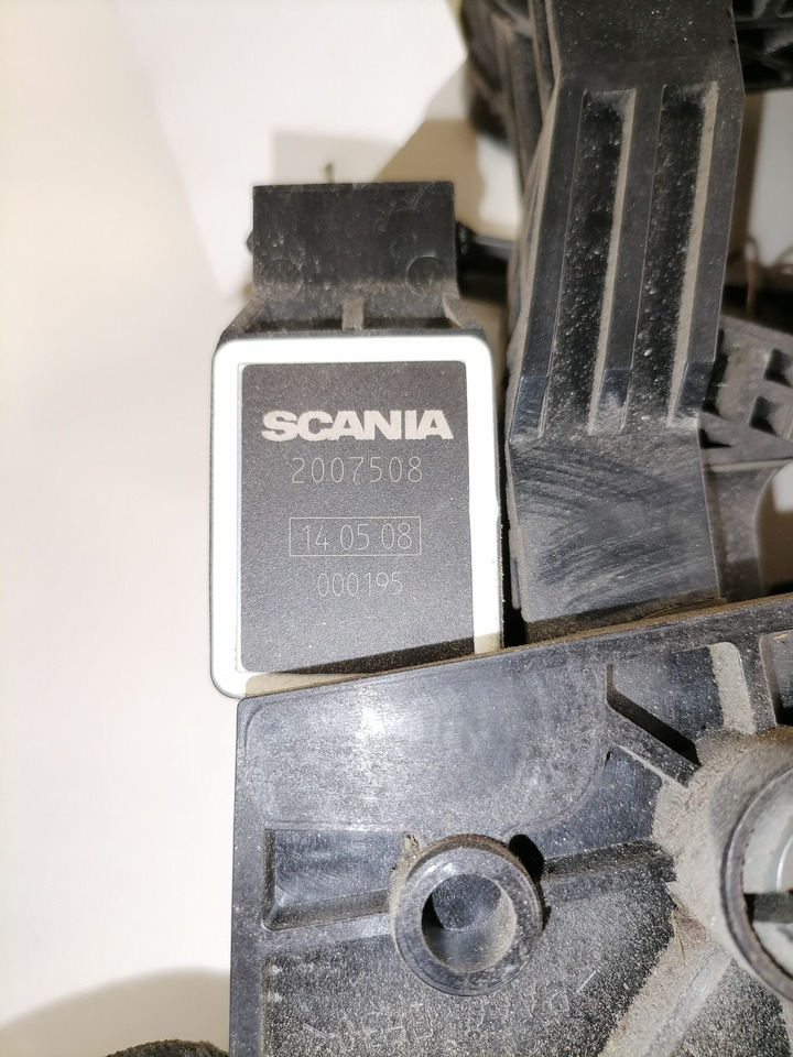Scania Accelerator pedal 2395418 - Подготовка топлива для Грузовиков: фото 2 Scania Accelerator pedal 2395418 - Подготовка топлива для Грузовиков: фото 2