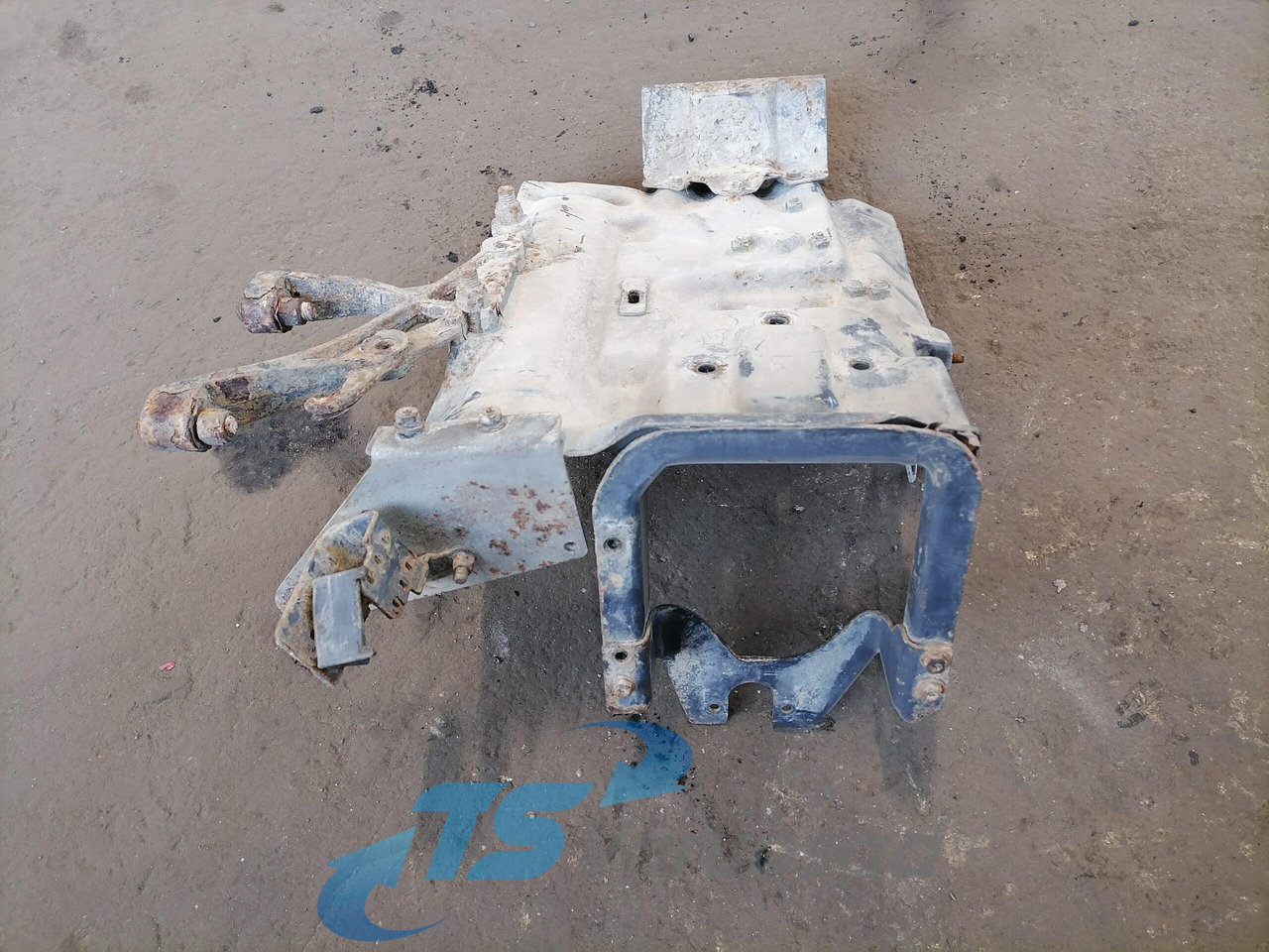 Scania Air dryer carrier plate 1367477 - Тормозной клапан для Грузовиков: фото 2 Scania Air dryer carrier plate 1367477 - Тормозной клапан для Грузовиков: фото 2