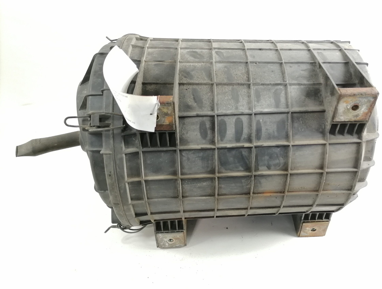 Scania Air filter housing 1335675 - Система впуска для Грузовиков: фото 5 Scania Air filter housing 1335675 - Система впуска для Грузовиков: фото 5
