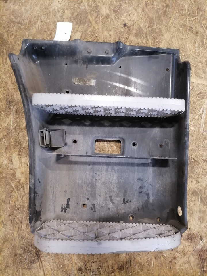 Scania Astmelaua u-plekk, parem 1854228 - Боковая подножка для Грузовиков: фото 2 Scania Astmelaua u-plekk, parem 1854228 - Боковая подножка для Грузовиков: фото 2