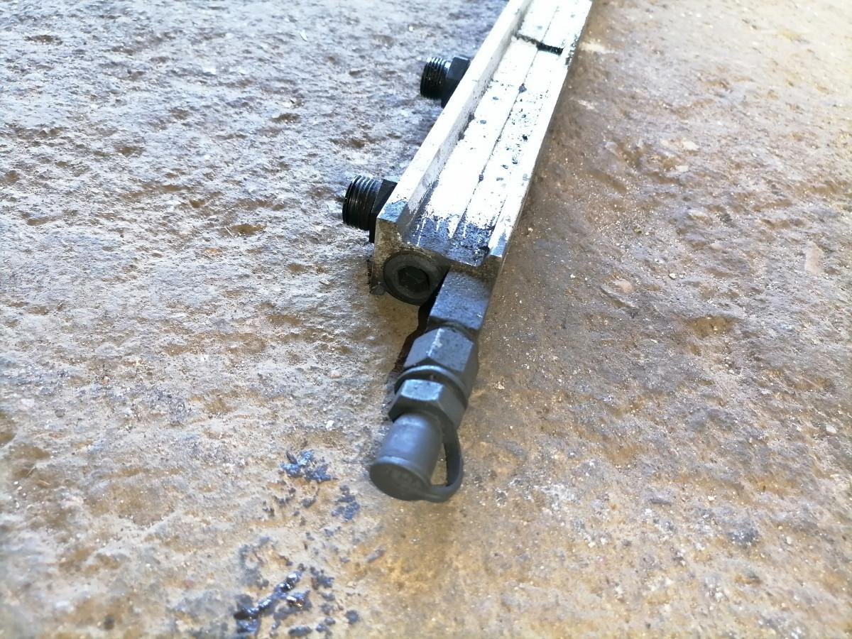 Scania Fuel mainfold 1864752 - Подготовка топлива для Грузовиков: фото 5 Scania Fuel mainfold 1864752 - Подготовка топлива для Грузовиков: фото 5