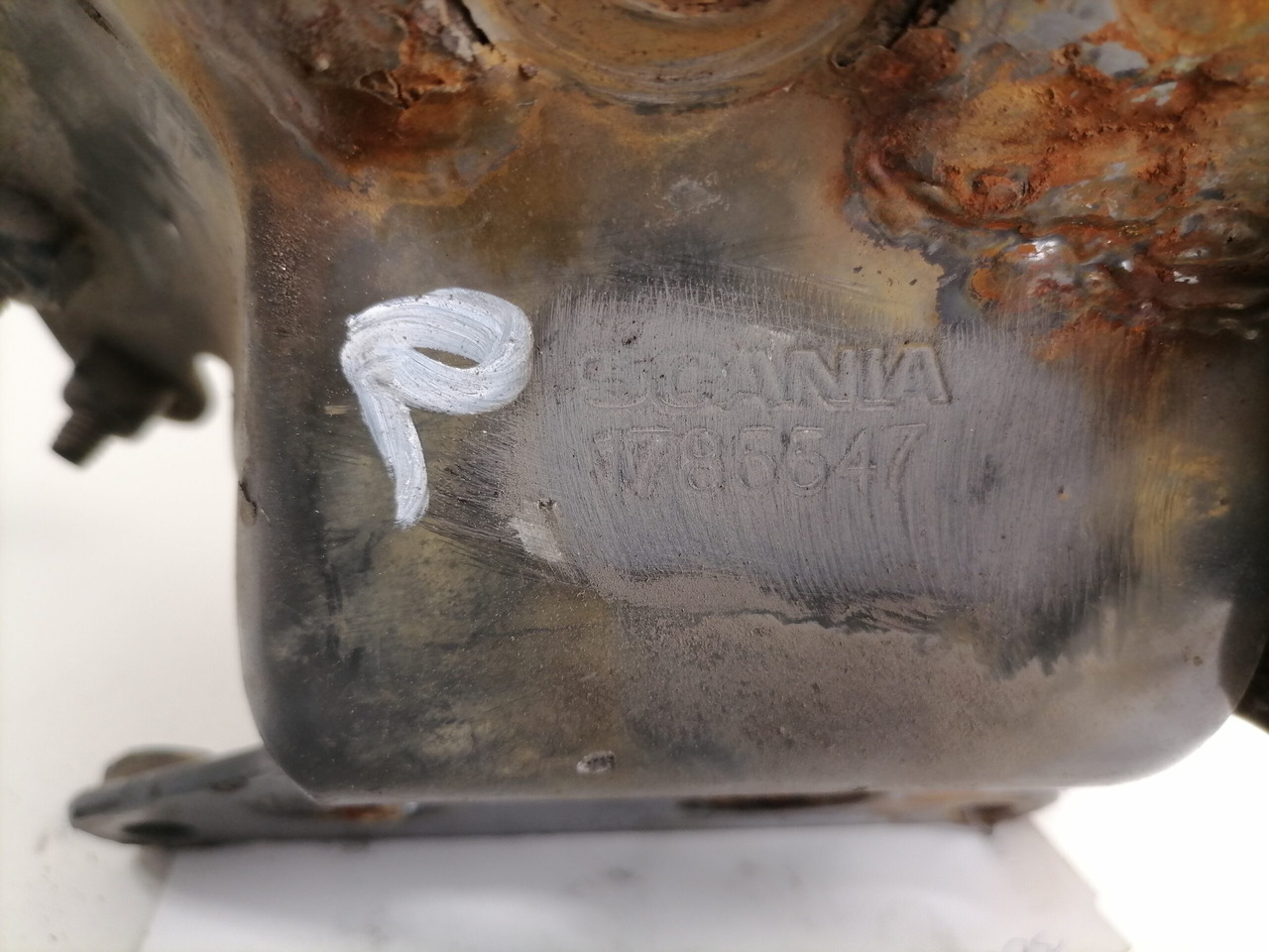 Scania Grille panel hinge 1785547 - Решётка радиатора для Грузовиков: фото 3 Scania Grille panel hinge 1785547 - Решётка радиатора для Грузовиков: фото 3