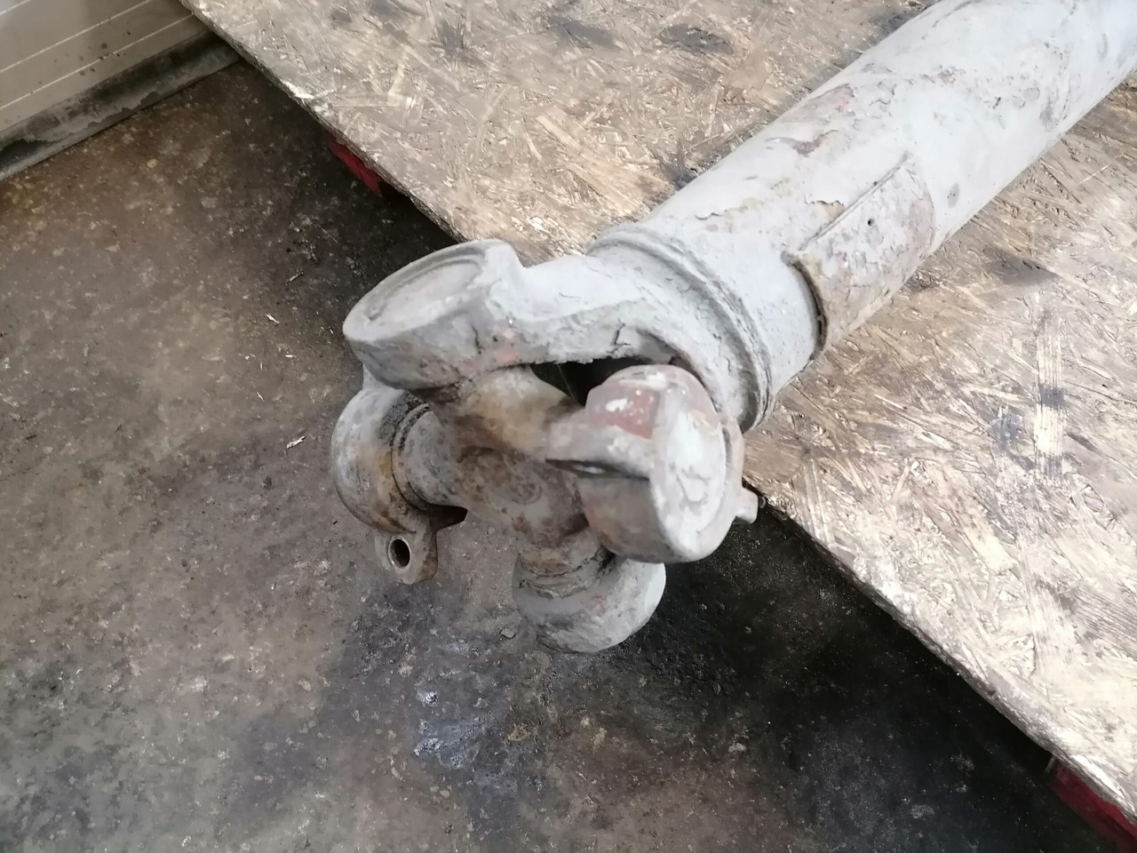 Scania Propeller shaft 1758415 - Карданный вал для Грузовиков: фото 3 Scania Propeller shaft 1758415 - Карданный вал для Грузовиков: фото 3