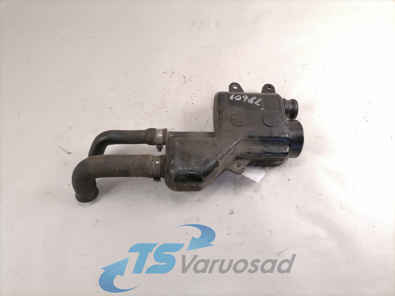Scania Scania steering oil tank 1894289 - Шланг рулевого управления для Грузовиков: фото 1 Scania Scania steering oil tank 1894289 - Шланг рулевого управления для Грузовиков: фото 1