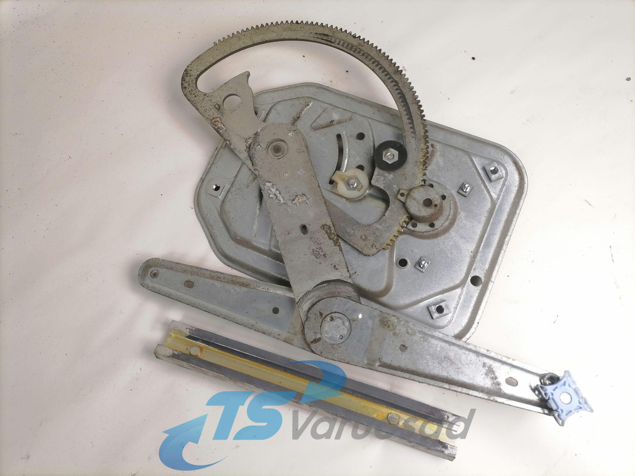 Scania Side window lifting mechanism 2572351 - Стекло и запчасти для Грузовиков: фото 1 Scania Side window lifting mechanism 2572351 - Стекло и запчасти для Грузовиков: фото 1