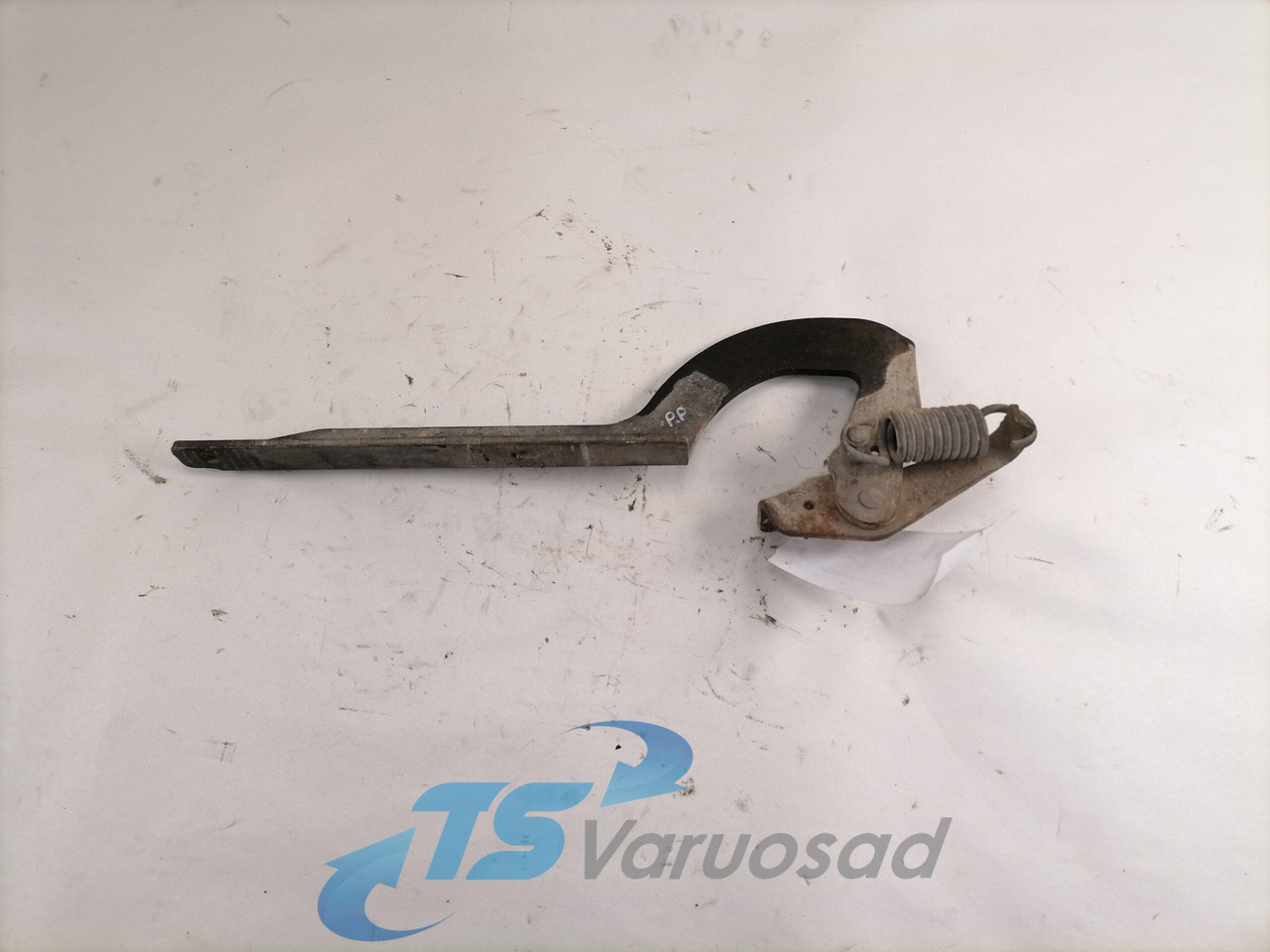 Scania lower grille carrier hinge 1381480 - Решётка радиатора для Грузовиков: фото 1 Scania lower grille carrier hinge 1381480 - Решётка радиатора для Грузовиков: фото 1