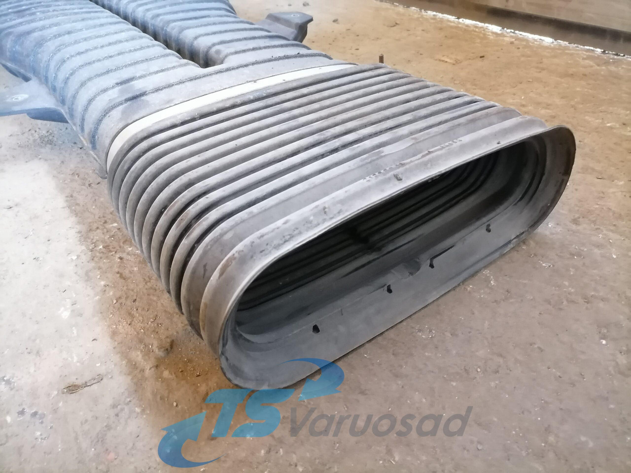 Система впуска для Грузовиков Volvo Air intake 21122123: фото 6 Система впуска для Грузовиков Volvo Air intake 21122123: фото 6