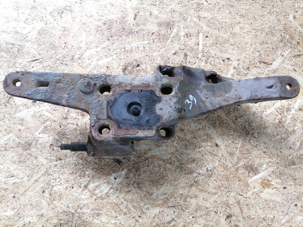 Volvo Air suspension bracket 20428752 - Ось и запчасти для Грузовиков: фото 3 Volvo Air suspension bracket 20428752 - Ось и запчасти для Грузовиков: фото 3