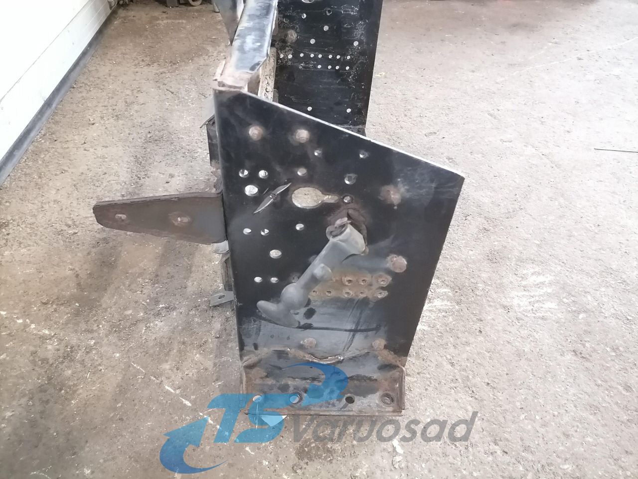 Volvo Battery box 82242391 - Аккумулятор для Грузовиков: фото 3 Volvo Battery box 82242391 - Аккумулятор для Грузовиков: фото 3