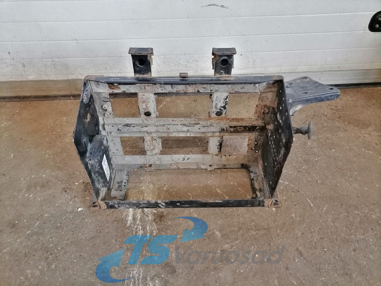 Volvo Battery box 82242391 - Аккумулятор для Грузовиков: фото 1 Volvo Battery box 82242391 - Аккумулятор для Грузовиков: фото 1