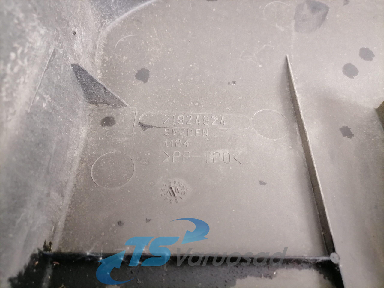 Volvo Battery cover 21924923 - Аккумулятор для Грузовиков: фото 4 Volvo Battery cover 21924923 - Аккумулятор для Грузовиков: фото 4