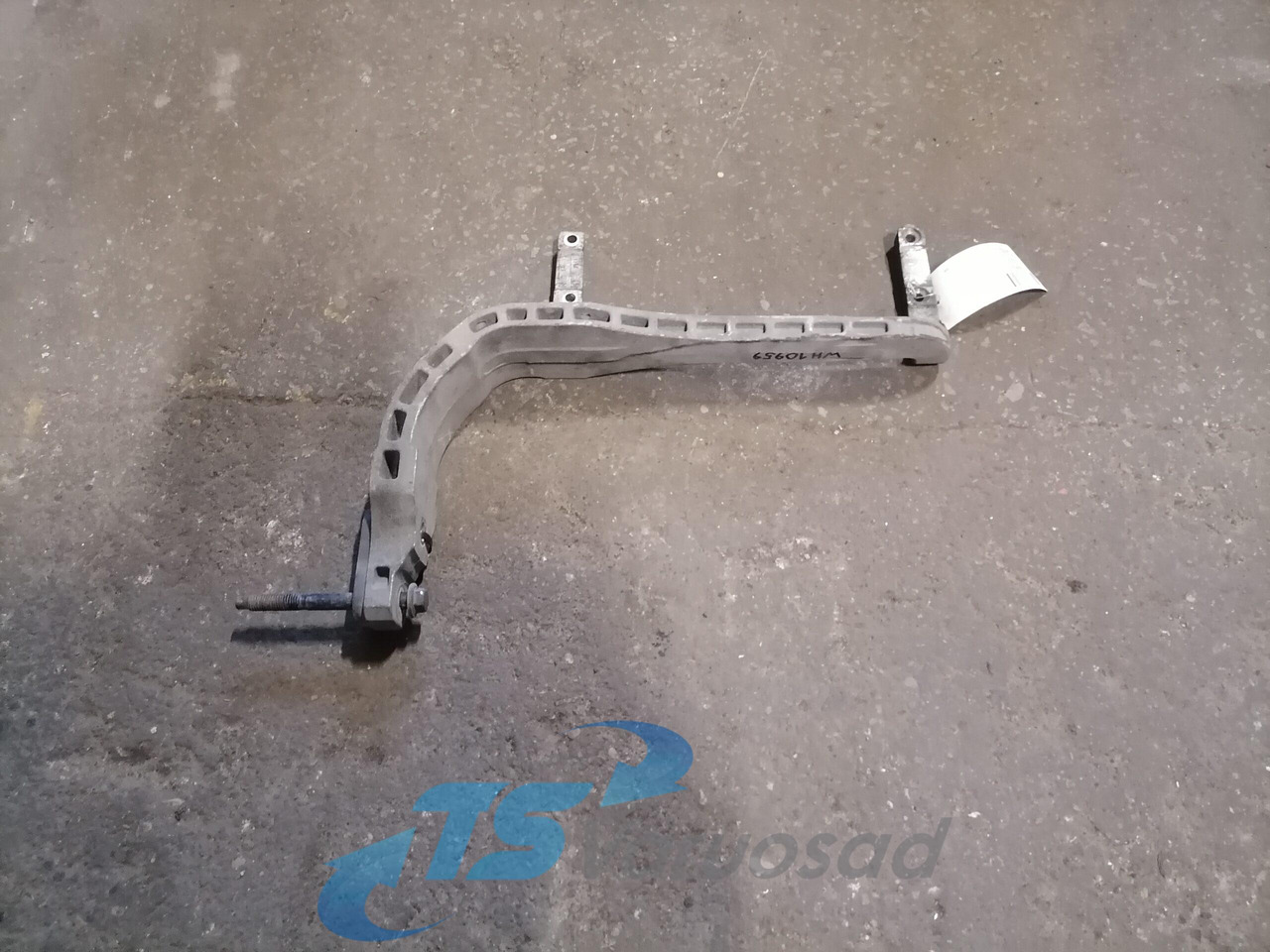 Volvo Bracket 22247262 - Рама/ Шасси для Грузовиков: фото 1 Volvo Bracket 22247262 - Рама/ Шасси для Грузовиков: фото 1