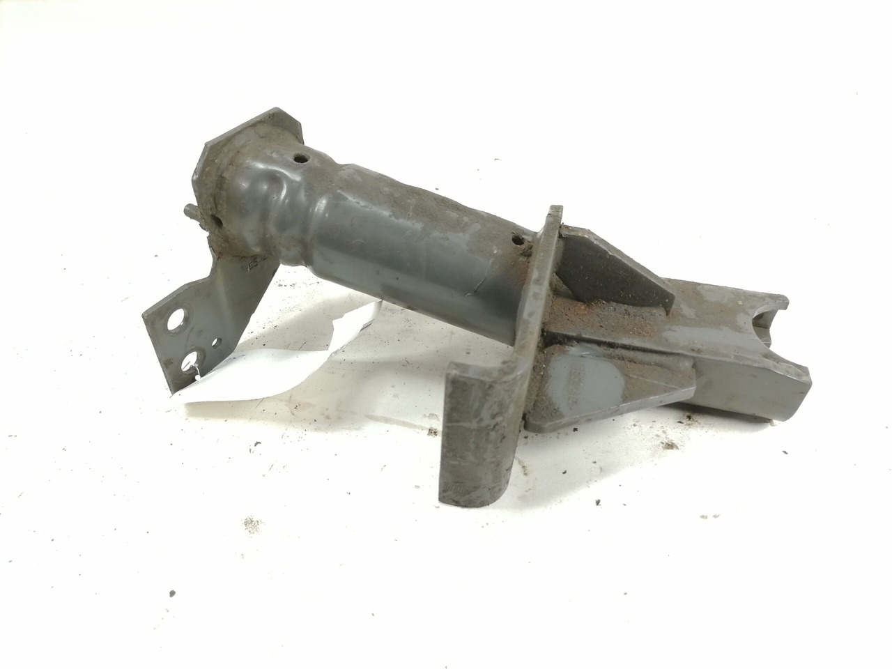 Volvo Bumper bracket 82928883 - Бампер для Грузовиков: фото 2 Volvo Bumper bracket 82928883 - Бампер для Грузовиков: фото 2