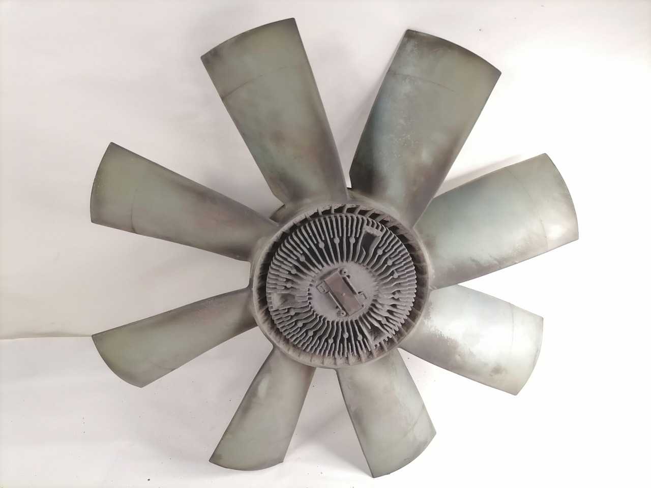 Volvo Cooling fan 1674864 - Вентилятор для Грузовиков: фото 2 Volvo Cooling fan 1674864 - Вентилятор для Грузовиков: фото 2