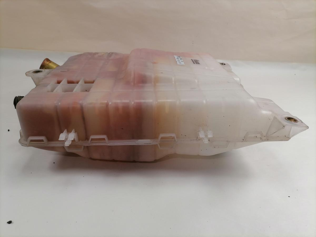 Volvo Expansion tank 996021 - Универсальная запчасть для Грузовиков: фото 3 Volvo Expansion tank 996021 - Универсальная запчасть для Грузовиков: фото 3