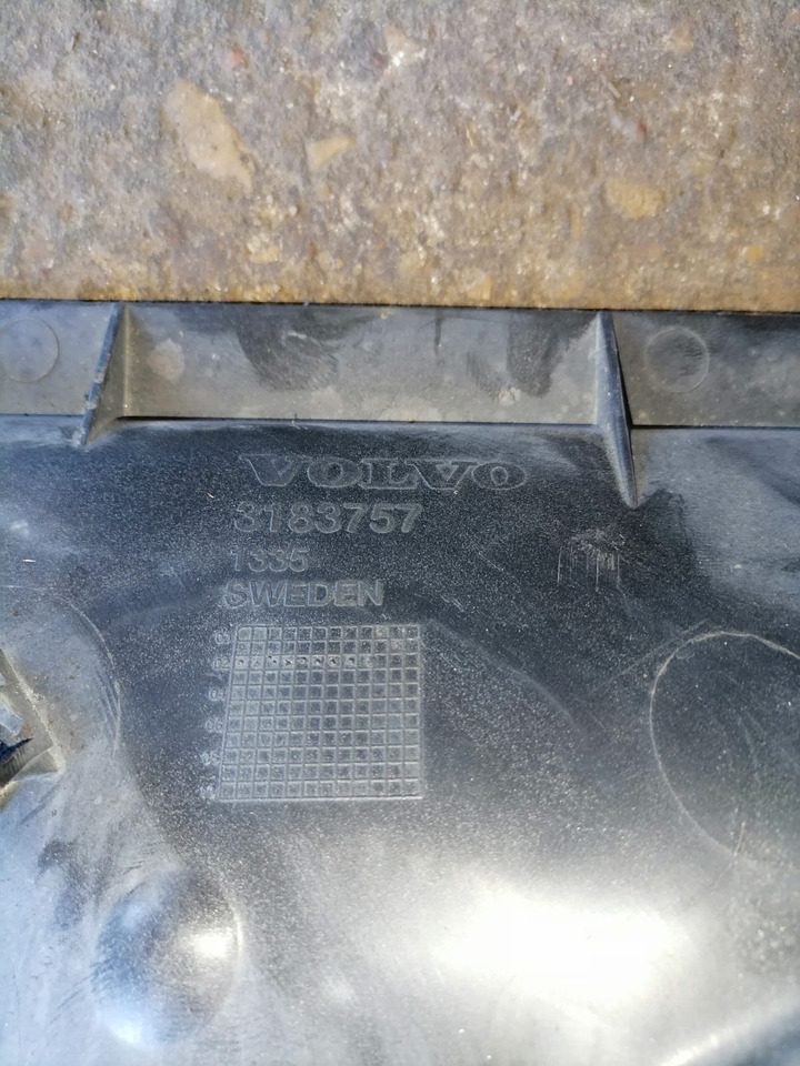 Volvo Fan shroud 3183757 - Радиатор для Грузовиков: фото 4 Volvo Fan shroud 3183757 - Радиатор для Грузовиков: фото 4