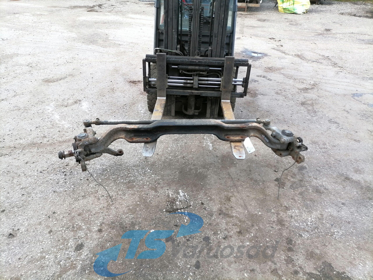 Volvo First axel housing 20581073 - Передняя ось для Грузовиков: фото 1 Volvo First axel housing 20581073 - Передняя ось для Грузовиков: фото 1