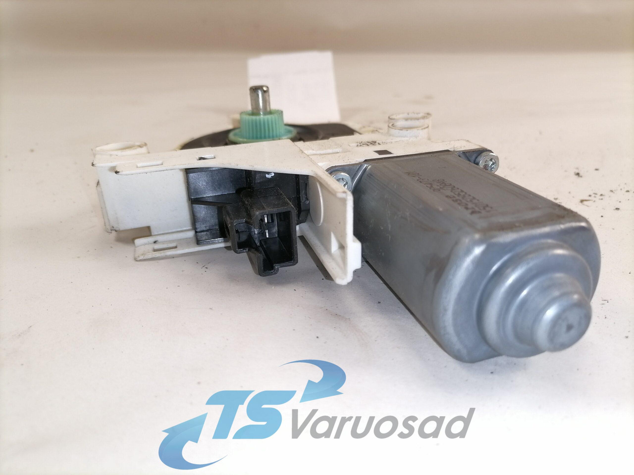Volvo Glass lift 82907373 - Стекло и запчасти для Грузовиков: фото 2 Volvo Glass lift 82907373 - Стекло и запчасти для Грузовиков: фото 2