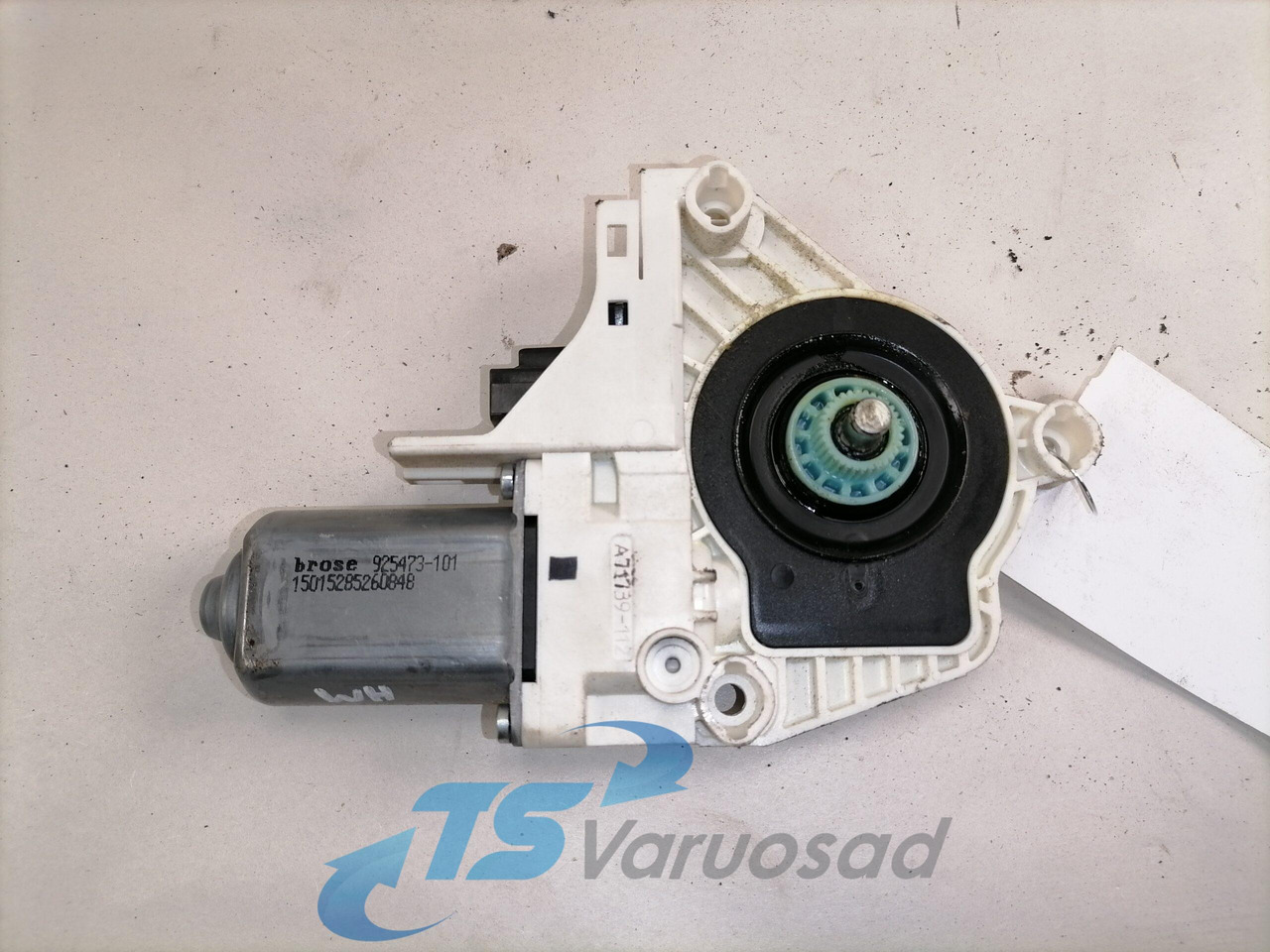 Volvo Glass lift 82907373 - Стекло и запчасти для Грузовиков: фото 3 Volvo Glass lift 82907373 - Стекло и запчасти для Грузовиков: фото 3